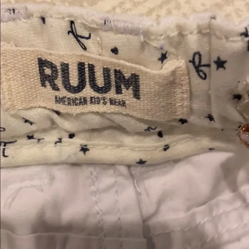 Ruum Little Girls White Adjustable Waist Shorts